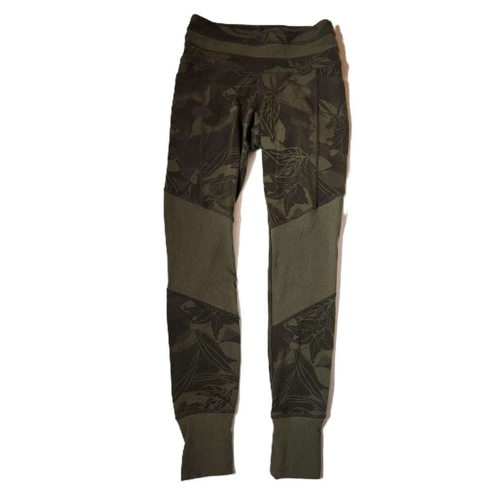 Athleta Women’s XS Leggings – Green Camo Style